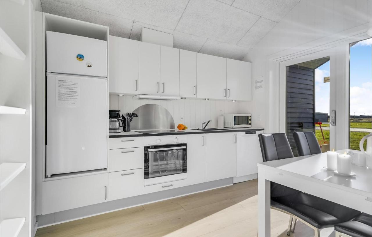 Awesome Home In Ringkobing With Kitchen Сённервиг Экстерьер фото
